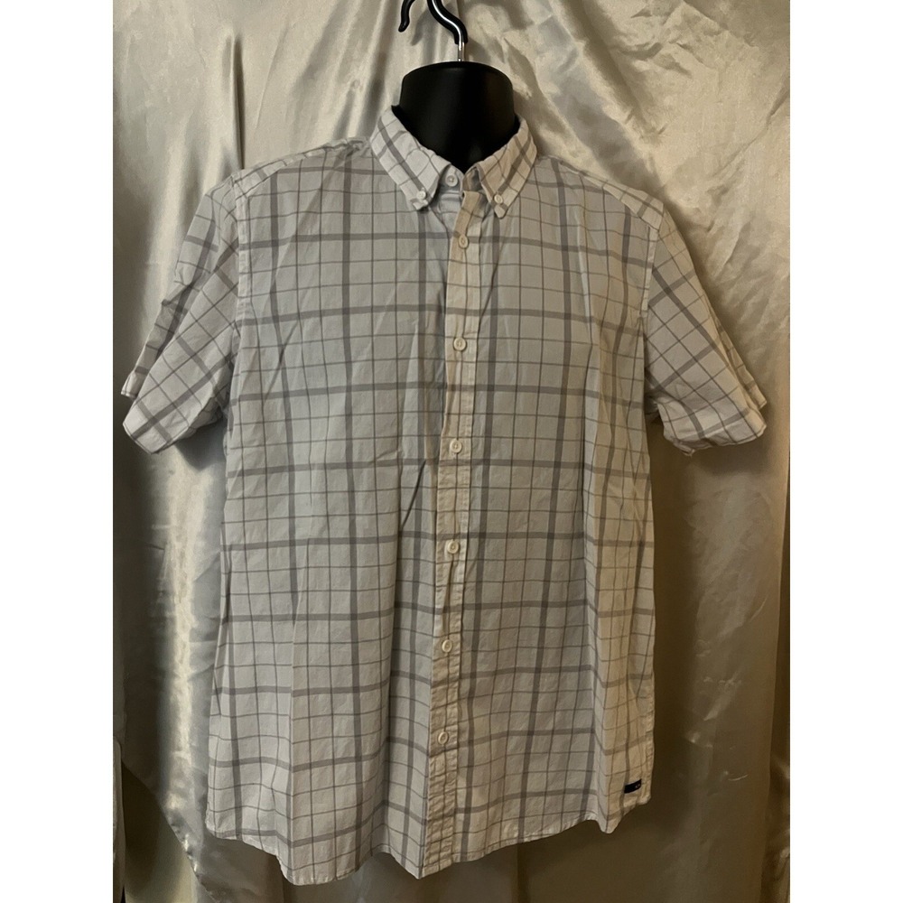 Oakley Plaid Shortsleeve Collared Button-down No Tuck Shirt Men's Medium